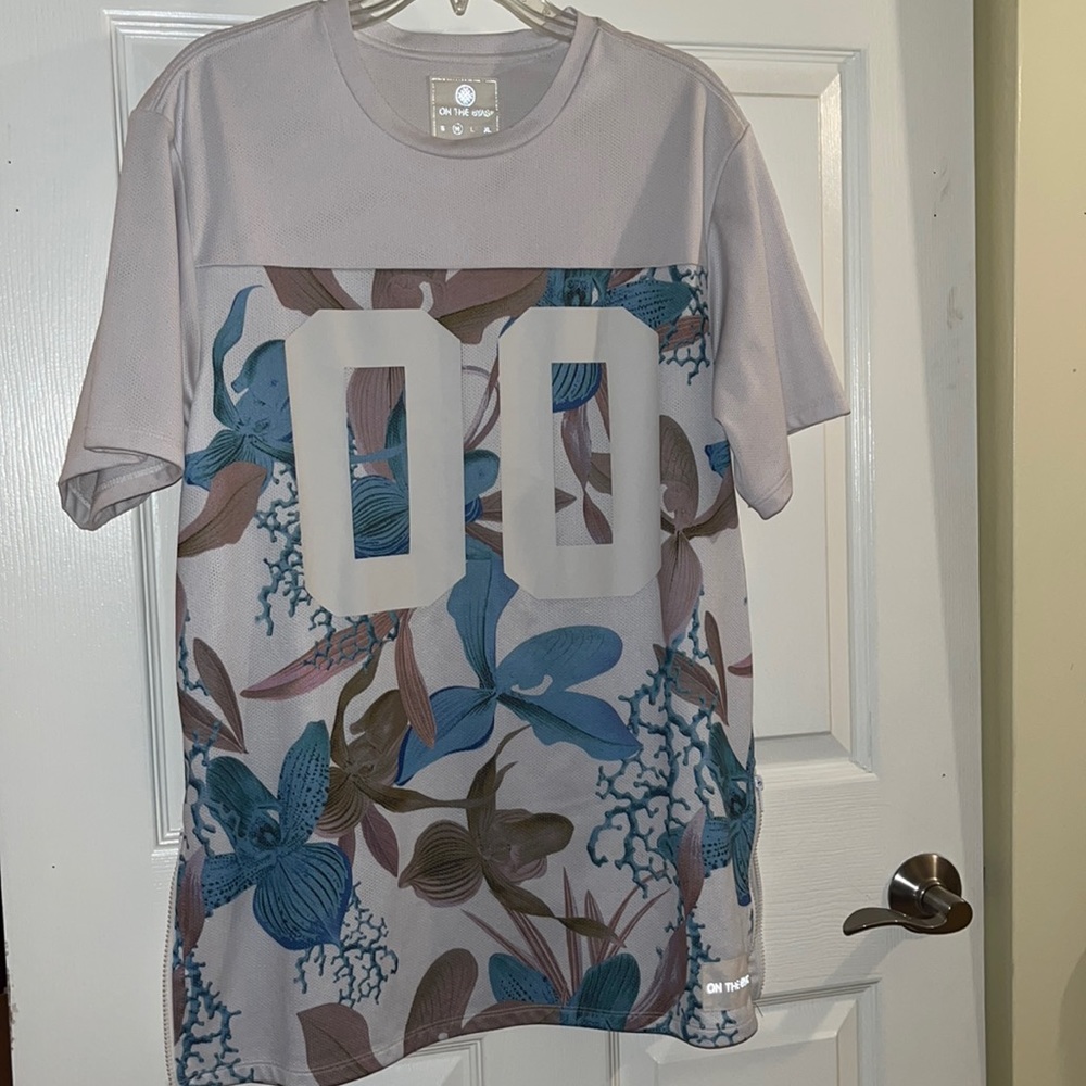 On The Byas Men’s Streetwear Jersey